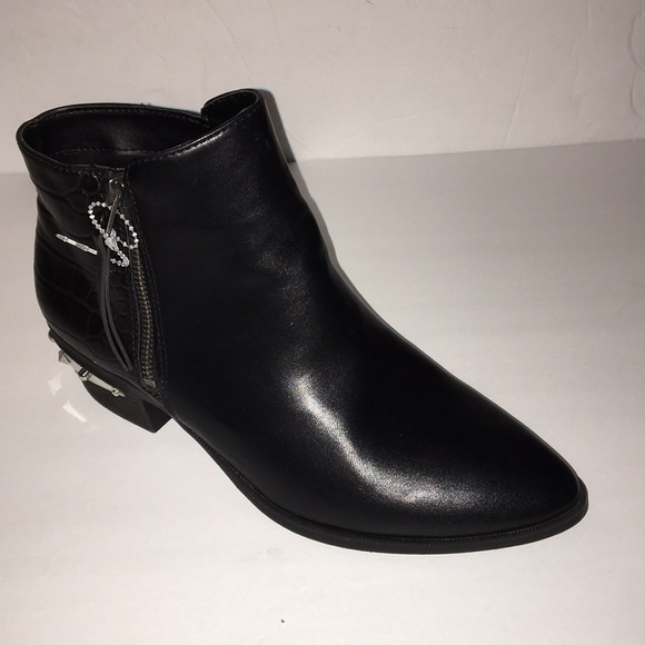 Circus by Sam Edelman Shoes - NWOT  Circus by Sam Edelman Black Hess Ankle Boot